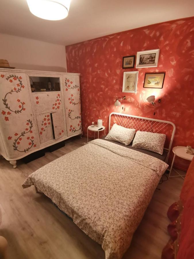 Cosy 2 Rooms Apartment With A View Near The Forest Predeal Exterior photo